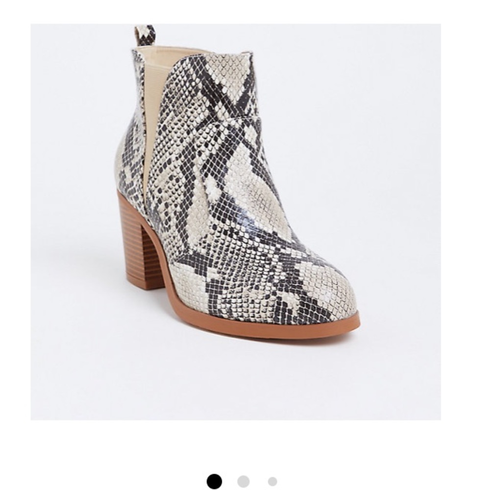 Torrid SNAKESKIN PRINT FAUX LEATHER WESTERN BOOTIE